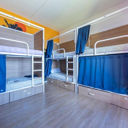 The Macarena Beach Hostel Лагуш Екстер'єр фото